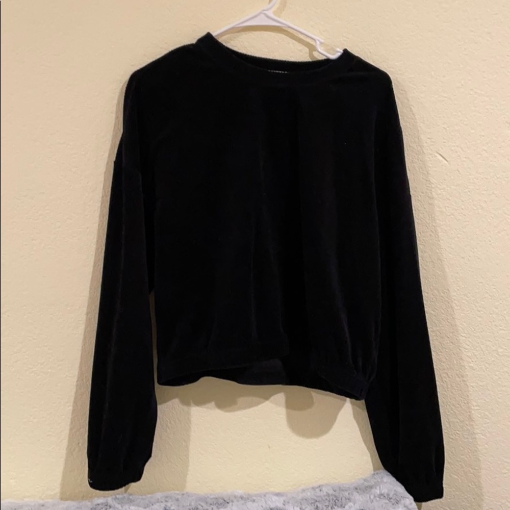 Ribbed Black Long Sleeve Crop Top
